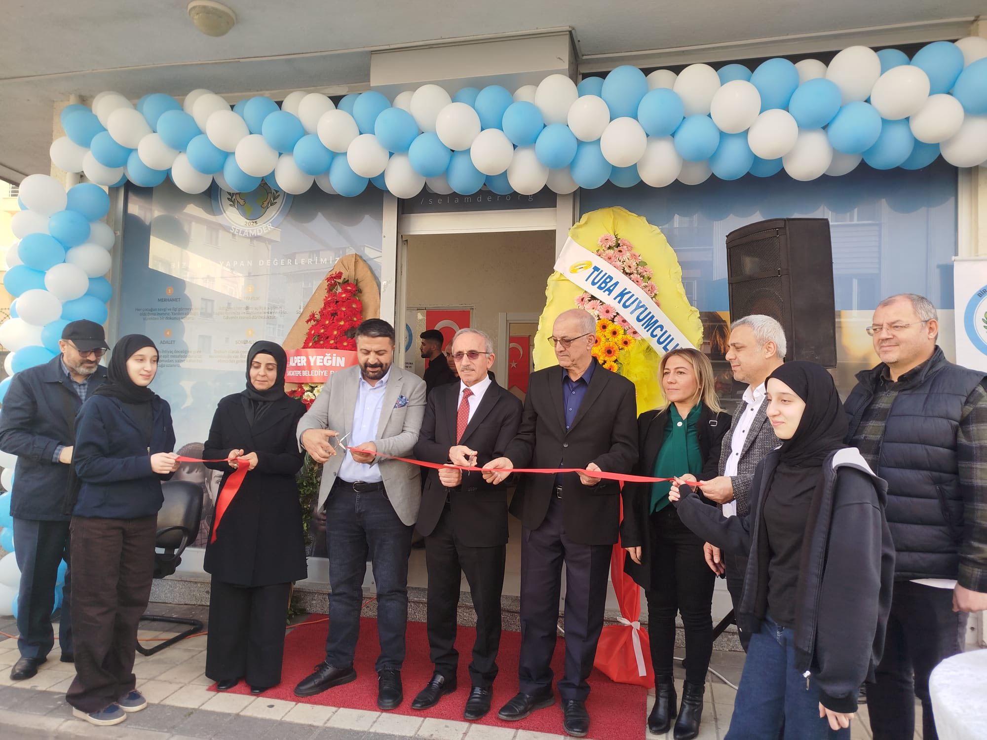 Sancaktepe’de Miraç Kandili’nde Vatandaşlara Kandil Simidi ve Lokum İkramında bulunduk