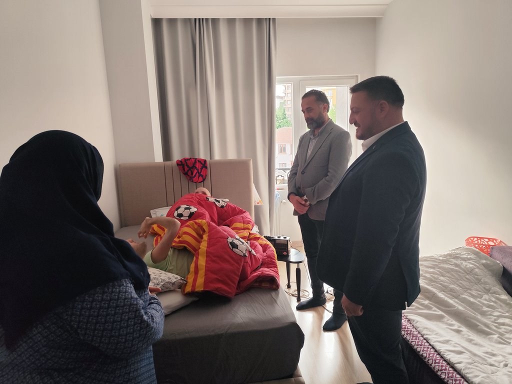 Komşularımızdan İpek Deniz’in kıymetli evlatları Toraman ve Rıdvan’ı ziyaret ettik