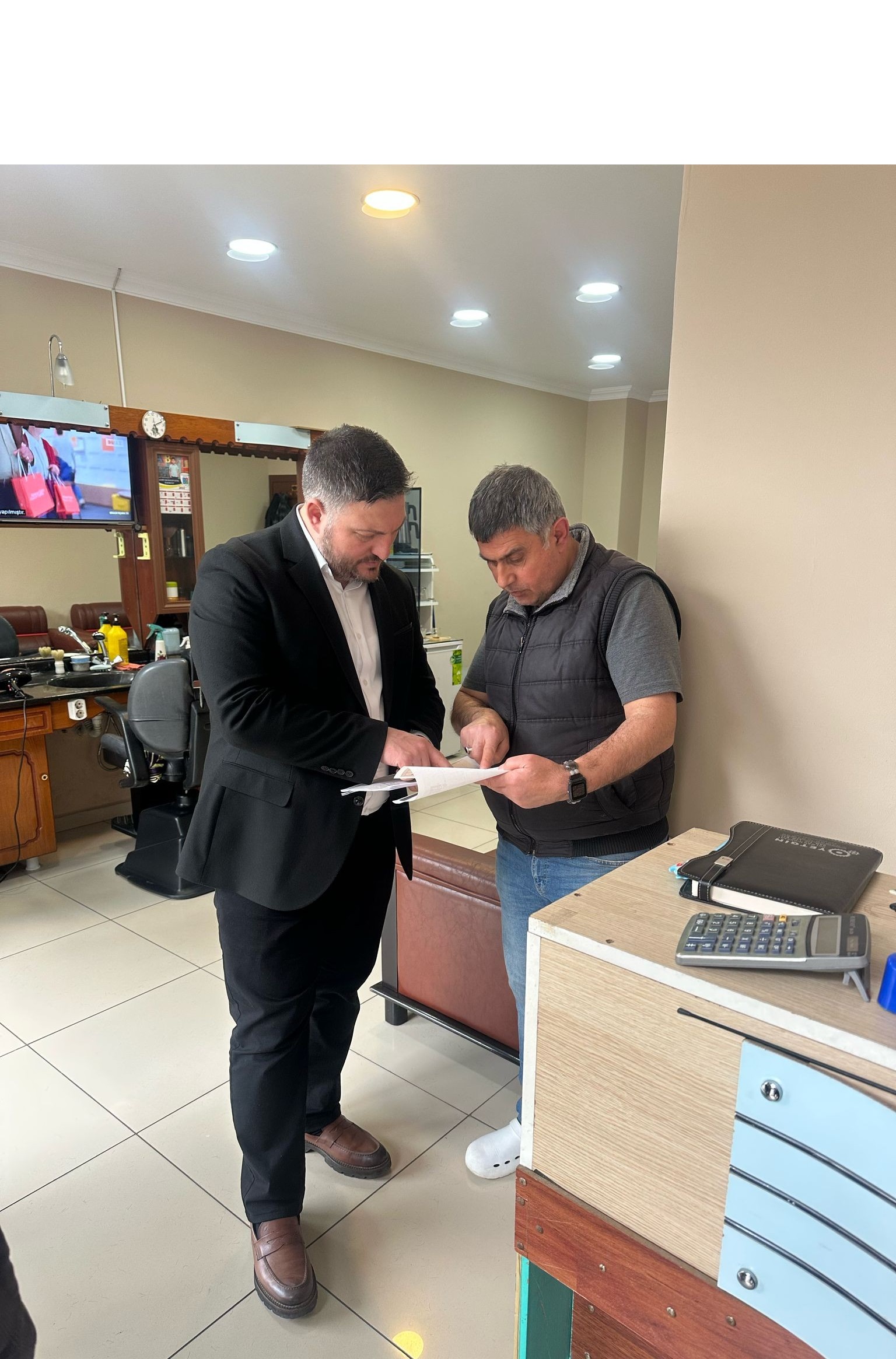 Sarıgazide esnafımızla bir araya geldik, alışveriş yapan komşularımızla sohbet ettik.